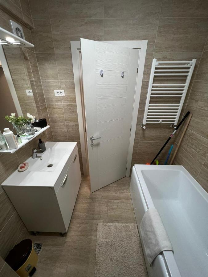 Chic Apartament Complex Inamstro Iasi Exteriér fotografie